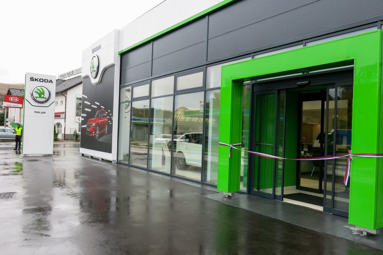 Slavnostna otvoritev prenovljenega salona vozil Škoda Pan-Jan Trebnje