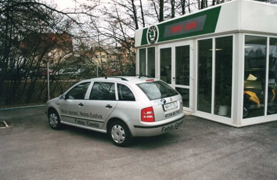 Kdo se še spominja avtomobilskega salona Škoda v Grosupljem?